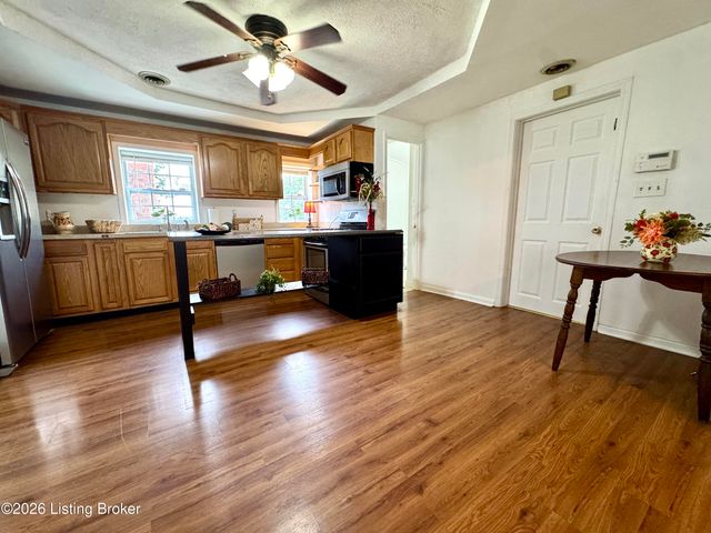 7520 Saint Andrews Church Rd, Louisville, KY 40214