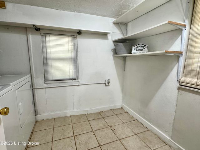 7520 Saint Andrews Church Rd, Louisville, KY 40214