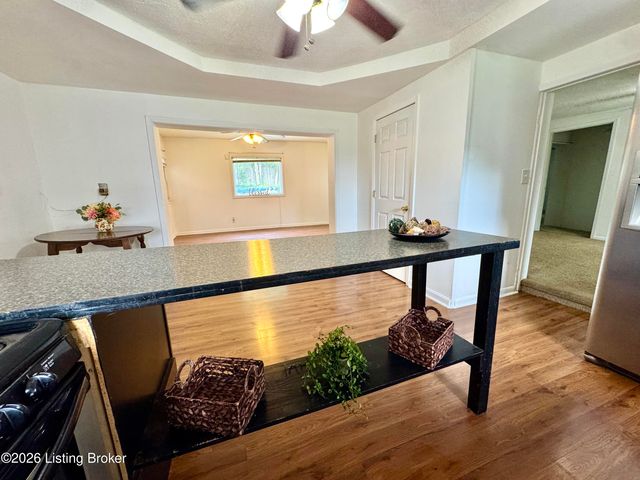7520 Saint Andrews Church Rd, Louisville, KY 40214