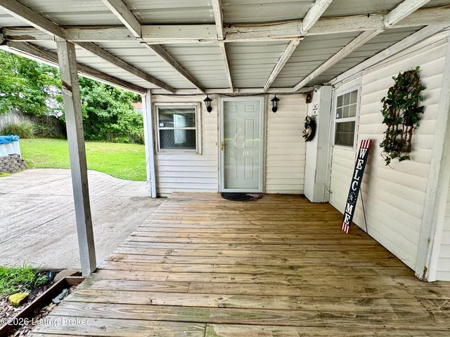 7520 Saint Andrews Church Rd, Louisville, KY 40214