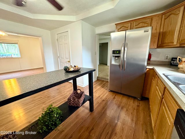 7520 Saint Andrews Church Rd, Louisville, KY 40214
