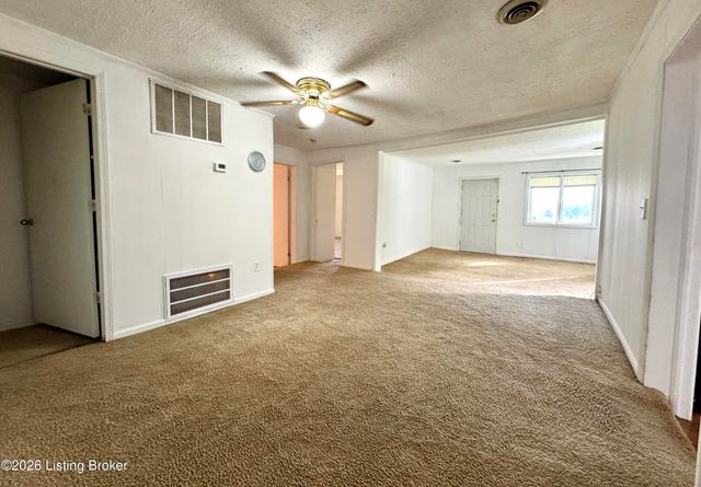 7520 Saint Andrews Church Rd, Louisville, KY 40214