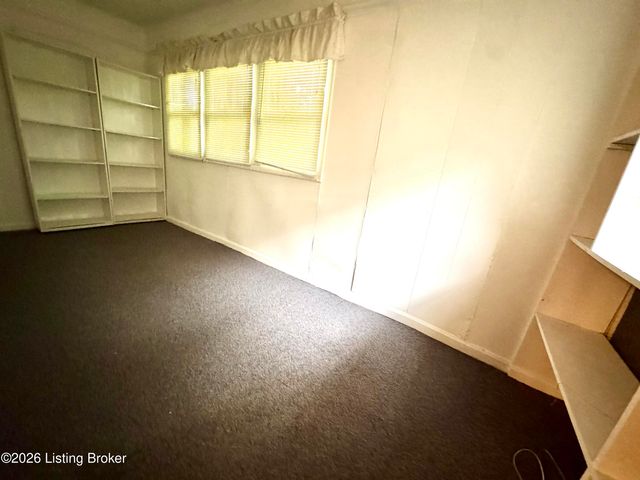 7520 Saint Andrews Church Rd, Louisville, KY 40214