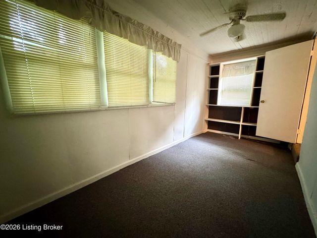 7520 Saint Andrews Church Rd, Louisville, KY 40214