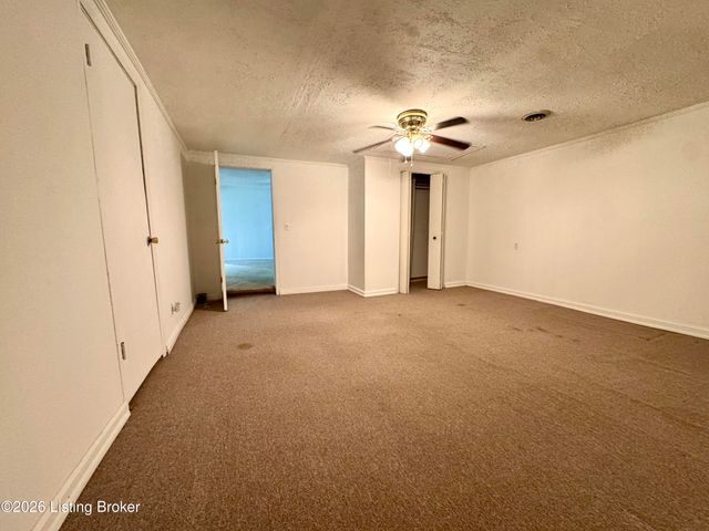 7520 Saint Andrews Church Rd, Louisville, KY 40214