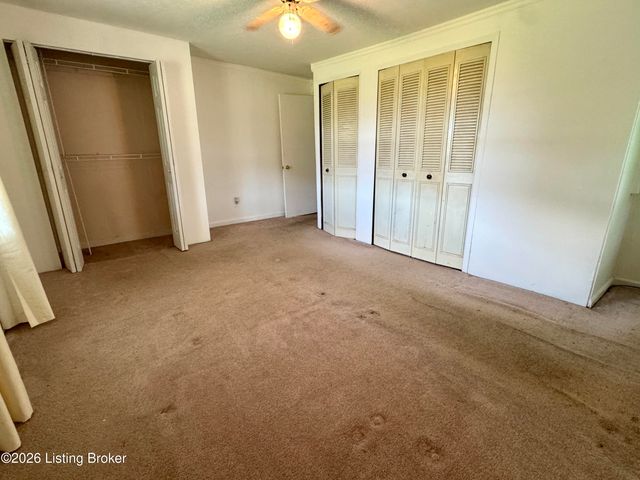 7520 Saint Andrews Church Rd, Louisville, KY 40214