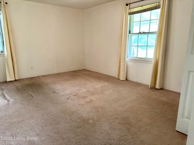 7520 Saint Andrews Church Rd, Louisville, KY 40214