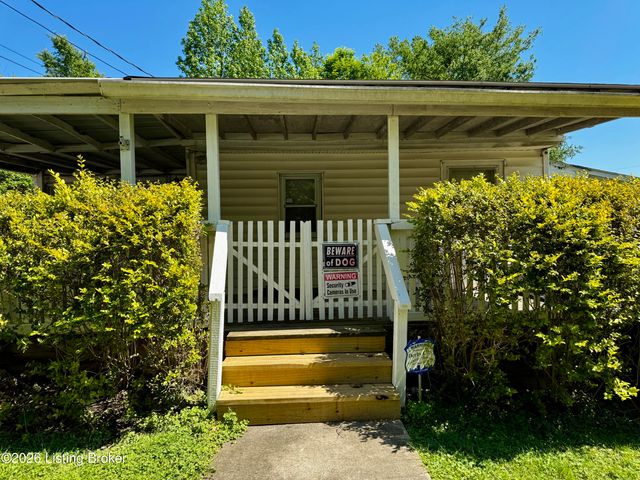 7520 Saint Andrews Church Rd, Louisville, KY 40214