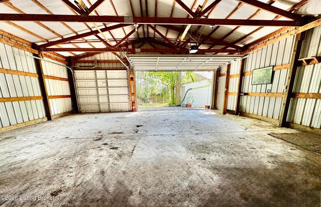 7520 Saint Andrews Church Rd, Louisville, KY 40214