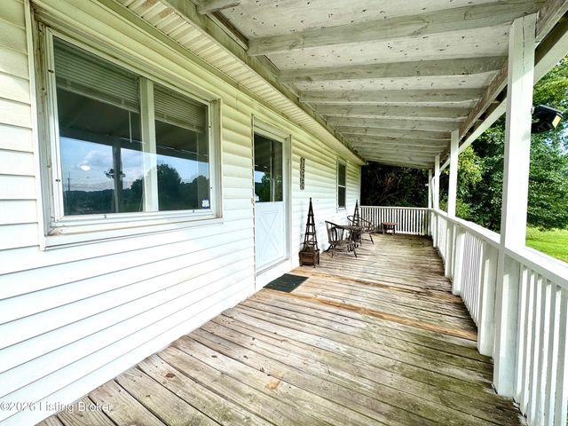 7520 Saint Andrews Church Rd, Louisville, KY 40214