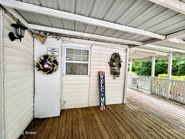 7520 Saint Andrews Church Rd, Louisville, KY 40214