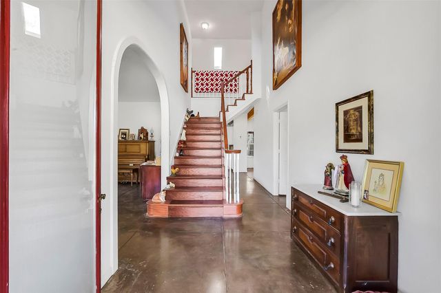 222 Quaker Drive, Friendswood, TX 77546