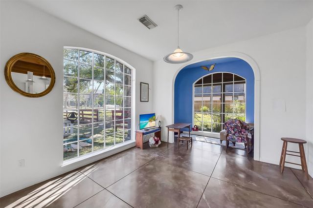 222 Quaker Drive, Friendswood, TX 77546