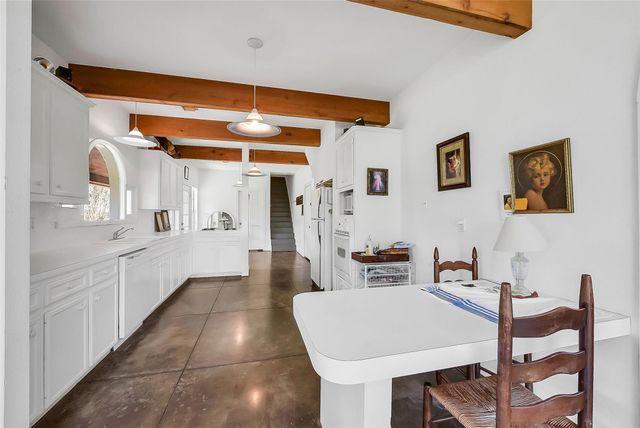 222 Quaker Drive, Friendswood, TX 77546