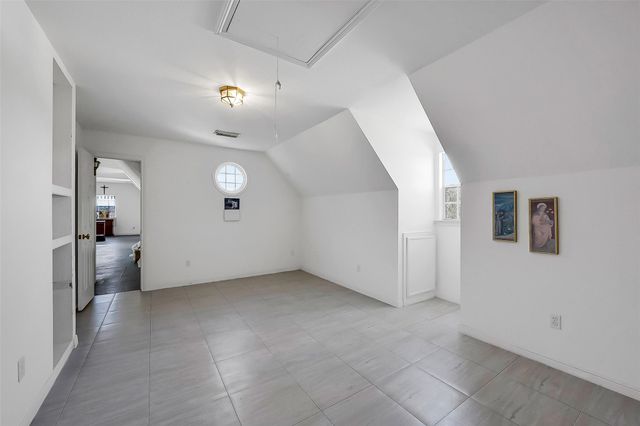 222 Quaker Drive, Friendswood, TX 77546