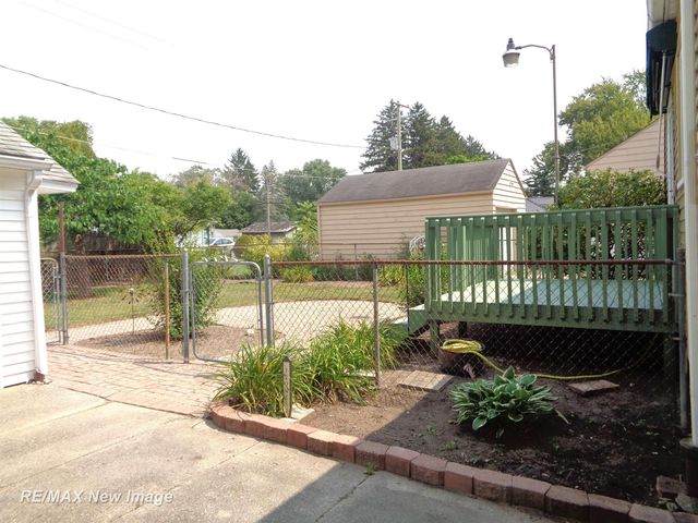 4 Southlawn Court, Saginaw, MI 48602