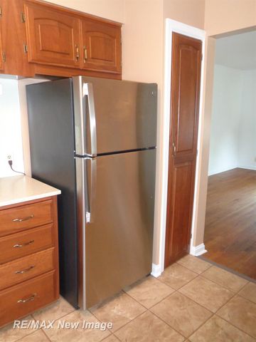 4 Southlawn Court, Saginaw, MI 48602