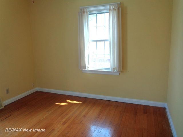 4 Southlawn Court, Saginaw, MI 48602