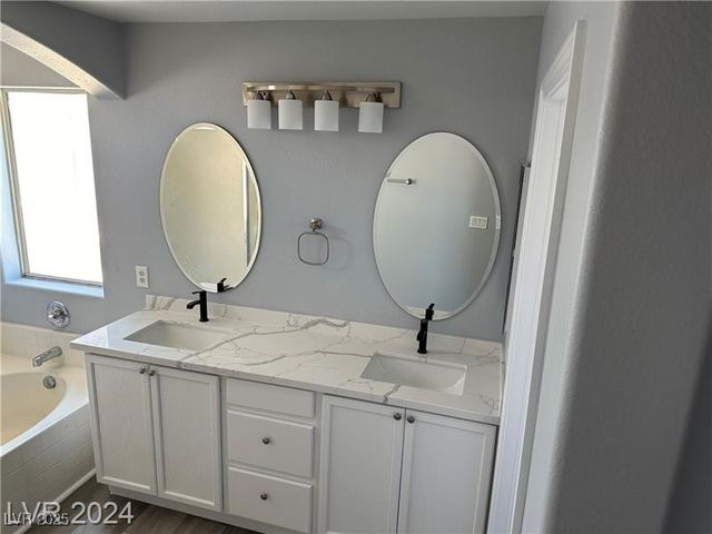 1452 Bourne Valley Court, Las Vegas, NV 89123