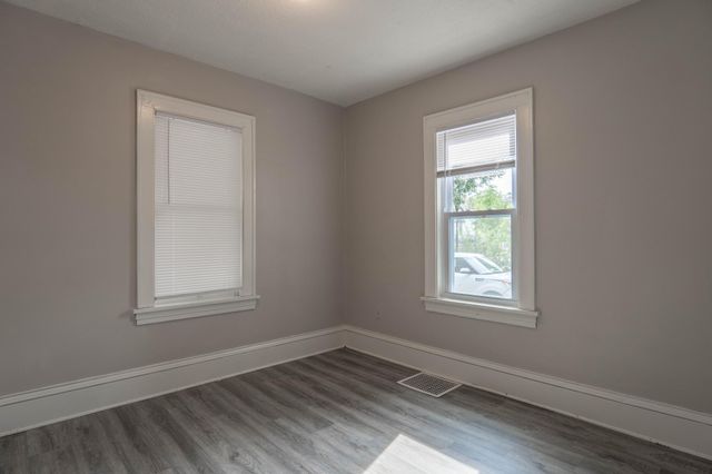 1002 Lowry Avenue N, Minneapolis, MN 55411