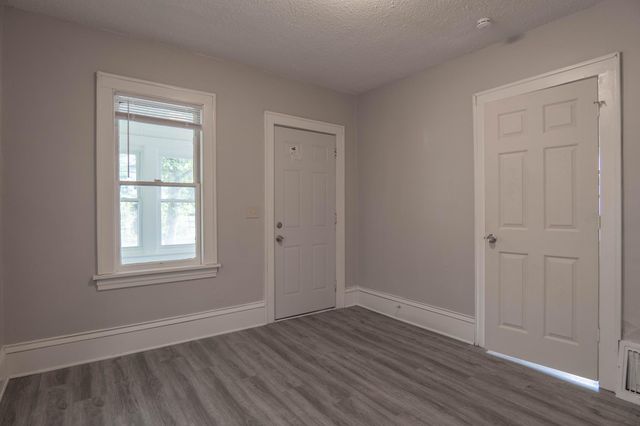 1002 Lowry Avenue N, Minneapolis, MN 55411