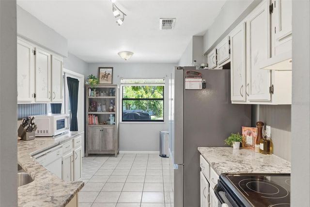 1602 LANSFIELD AVENUE, Deltona, FL 32738