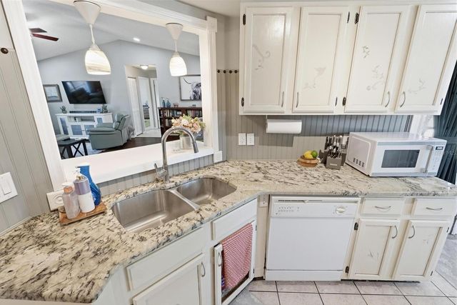 1602 LANSFIELD AVENUE, Deltona, FL 32738