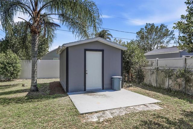 1602 LANSFIELD AVENUE, Deltona, FL 32738