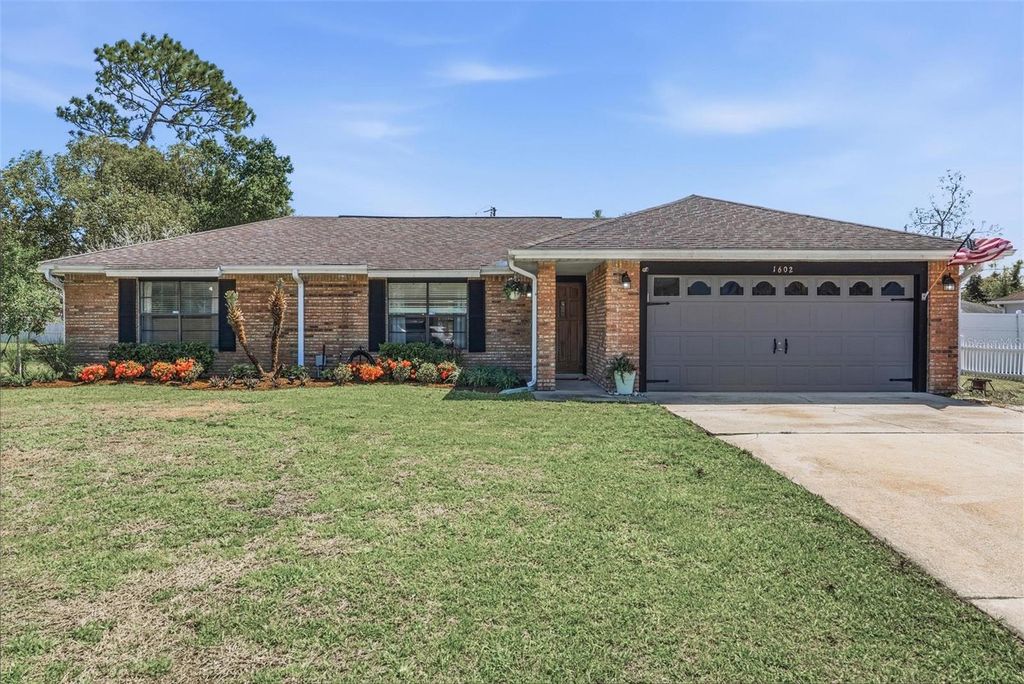 Image 1 of property listing at 1602 LANSFIELD AVENUE, Deltona, FL 32738