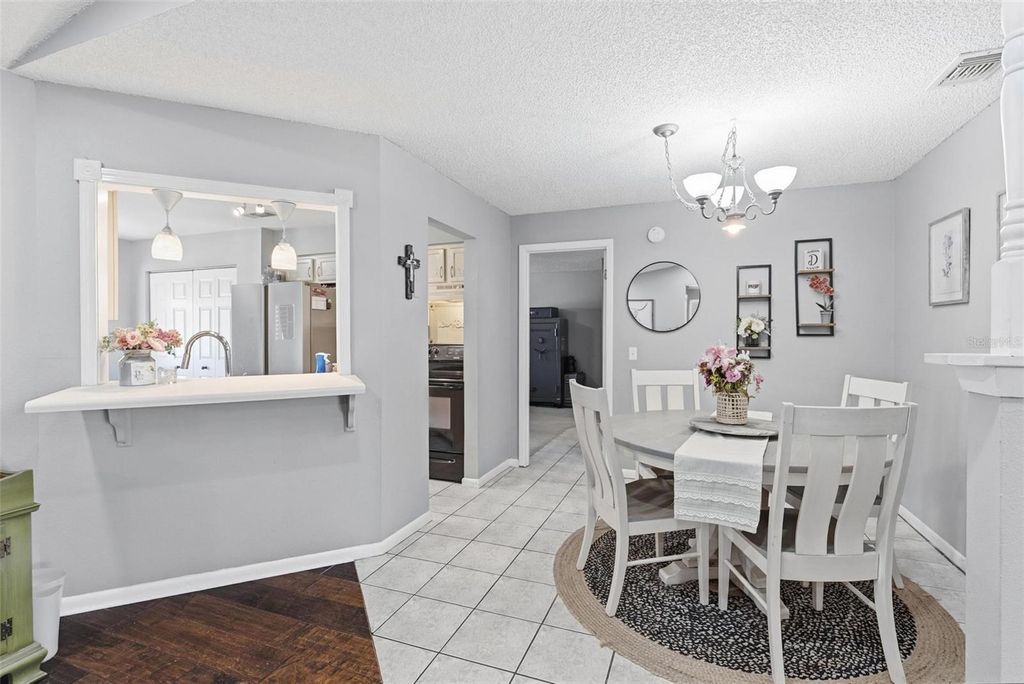 Image 14 of property listing at 1602 LANSFIELD AVENUE, Deltona, FL 32738