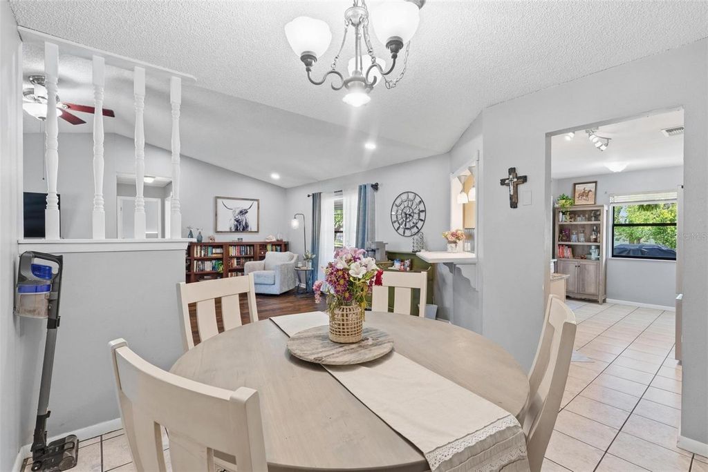 Image 15 of property listing at 1602 LANSFIELD AVENUE, Deltona, FL 32738