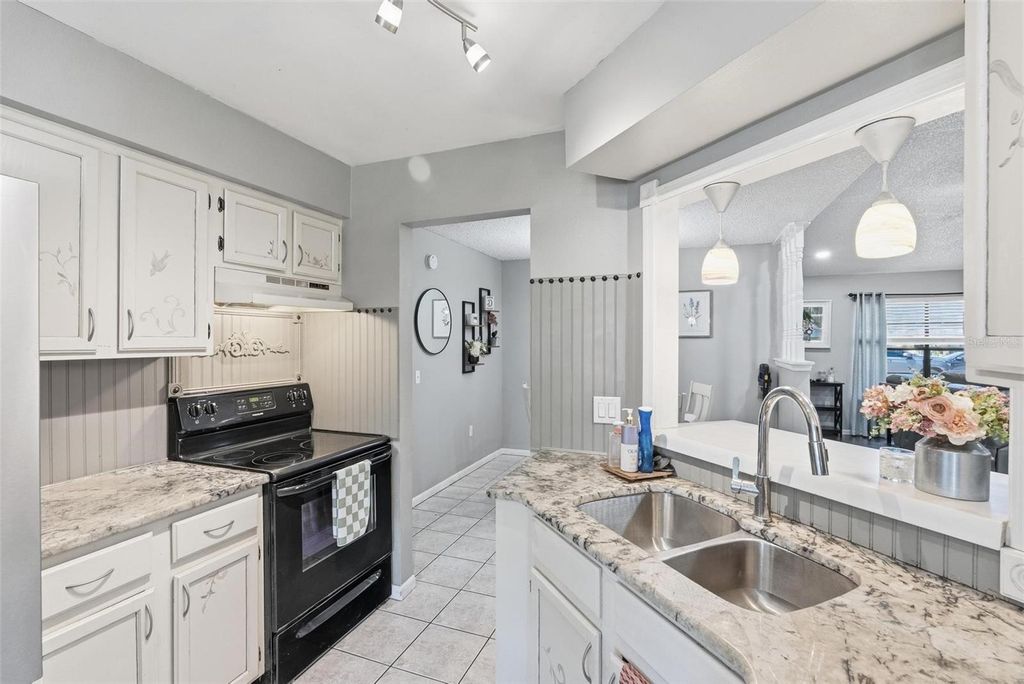 Image 18 of property listing at 1602 LANSFIELD AVENUE, Deltona, FL 32738