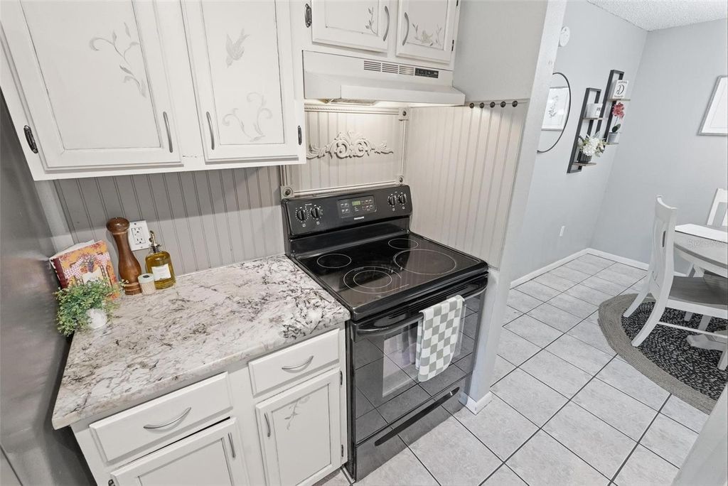 Image 22 of property listing at 1602 LANSFIELD AVENUE, Deltona, FL 32738