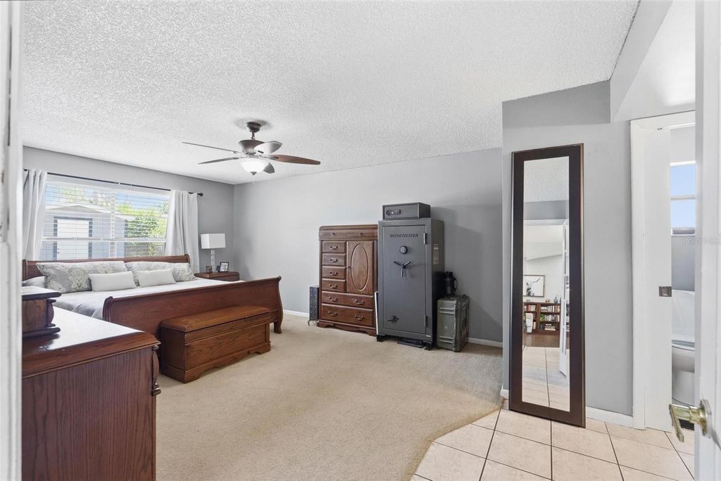 Image 26 of property listing at 1602 LANSFIELD AVENUE, Deltona, FL 32738