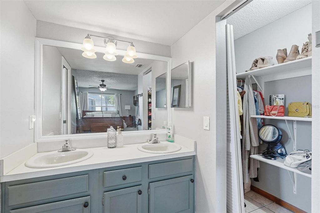 Image 33 of property listing at 1602 LANSFIELD AVENUE, Deltona, FL 32738