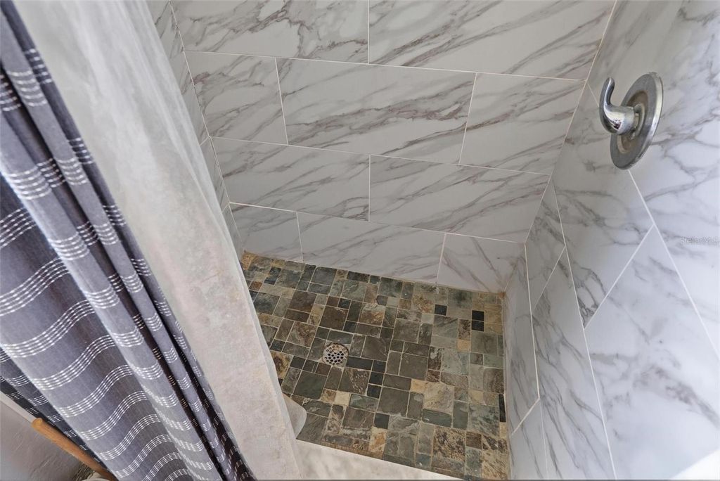 Image 36 of property listing at 1602 LANSFIELD AVENUE, Deltona, FL 32738