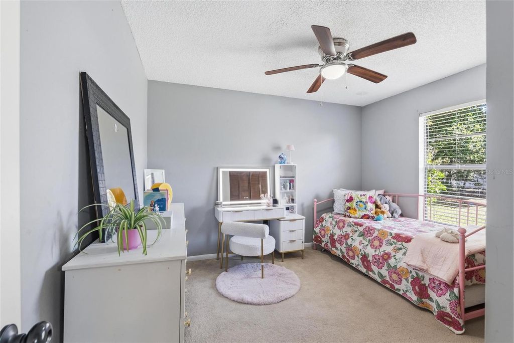 Image 38 of property listing at 1602 LANSFIELD AVENUE, Deltona, FL 32738