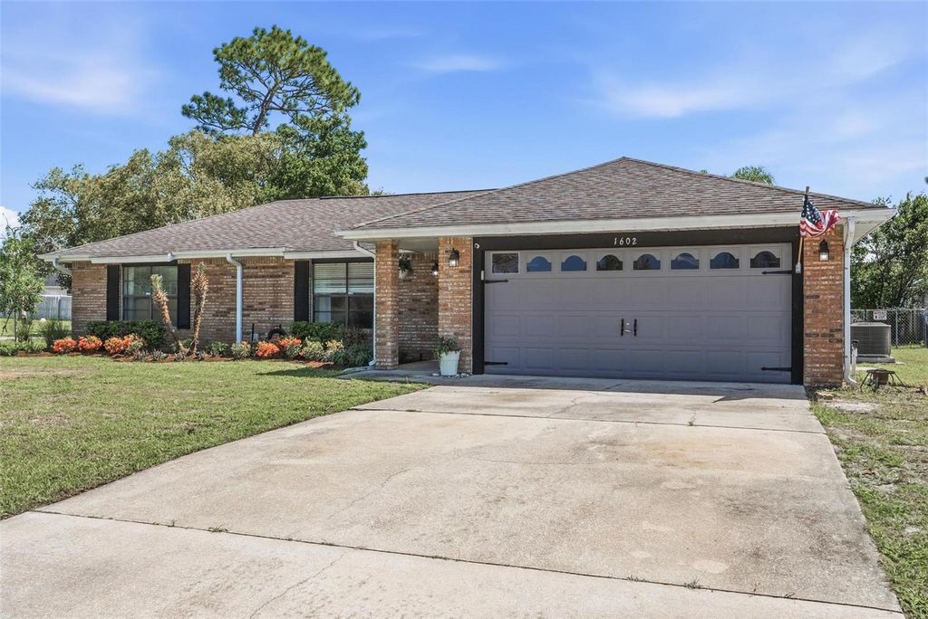 Image 47 of property listing at 1602 LANSFIELD AVENUE, Deltona, FL 32738