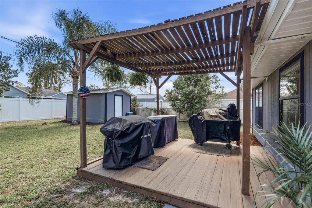 Image 50 of property listing at 1602 LANSFIELD AVENUE, Deltona, FL 32738