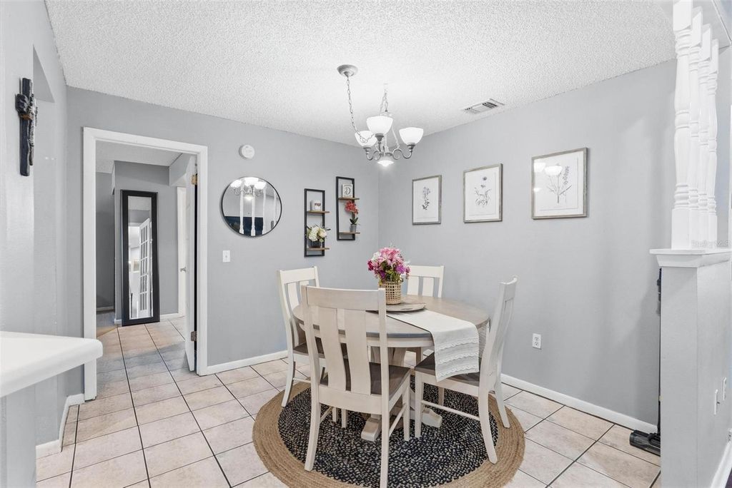 Image 8 of property listing at 1602 LANSFIELD AVENUE, Deltona, FL 32738