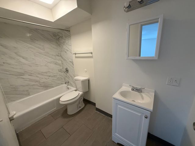 2310 N Harlem Avenue 203, Elmwood Park, IL 60707