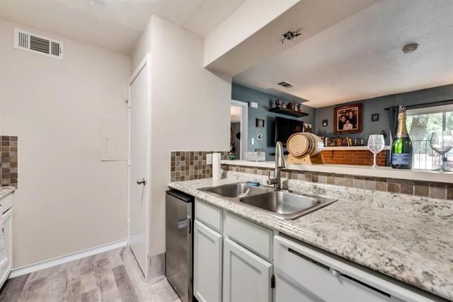 6900 Skillman Street 101, Dallas, TX 75231