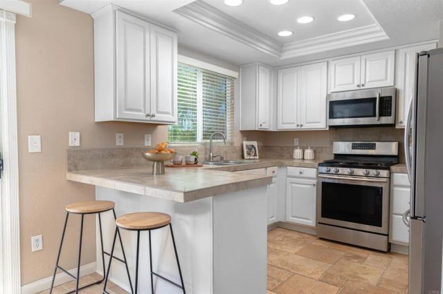 2218 Galvani Lane, Vista, CA 92084
