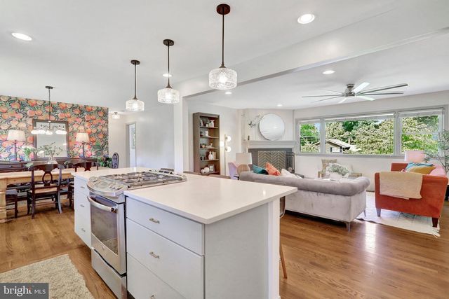 8906 DOGUE DR, Alexandria, VA 22309