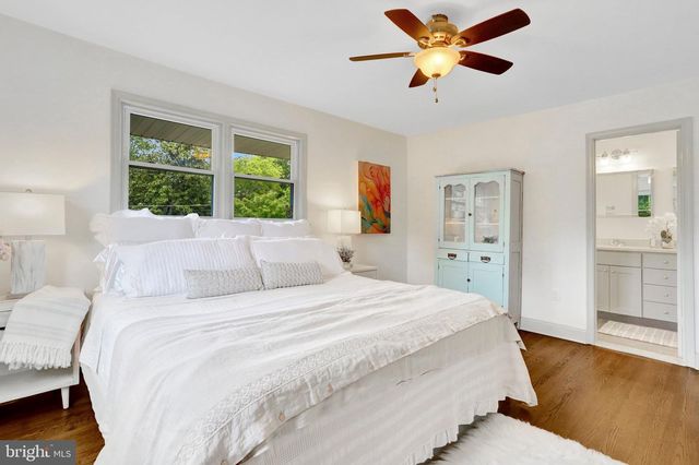 8906 DOGUE DR, Alexandria, VA 22309