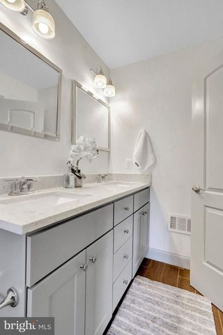 8906 DOGUE DR, Alexandria, VA 22309