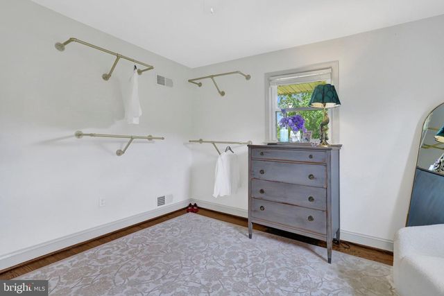 8906 DOGUE DR, Alexandria, VA 22309