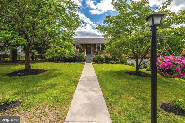8906 DOGUE DR, Alexandria, VA 22309