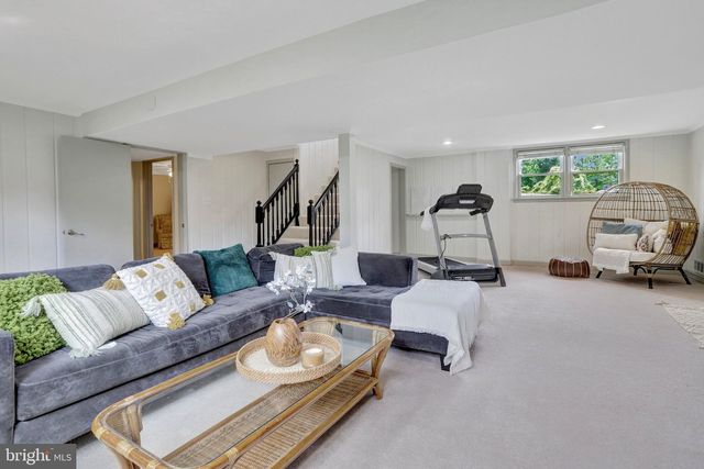 8906 DOGUE DR, Alexandria, VA 22309
