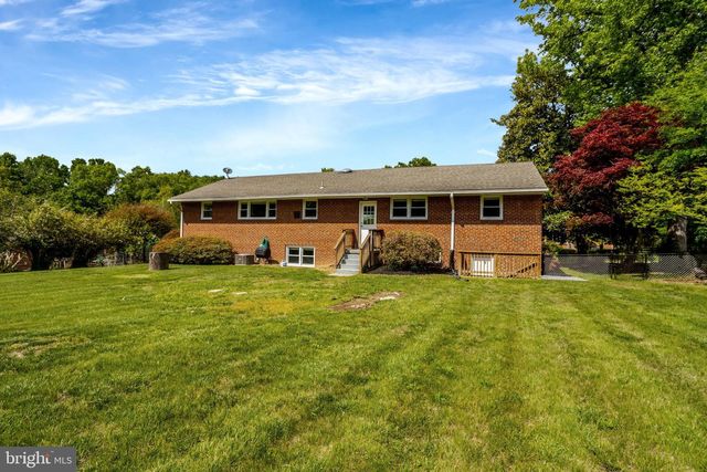 8906 DOGUE DR, Alexandria, VA 22309